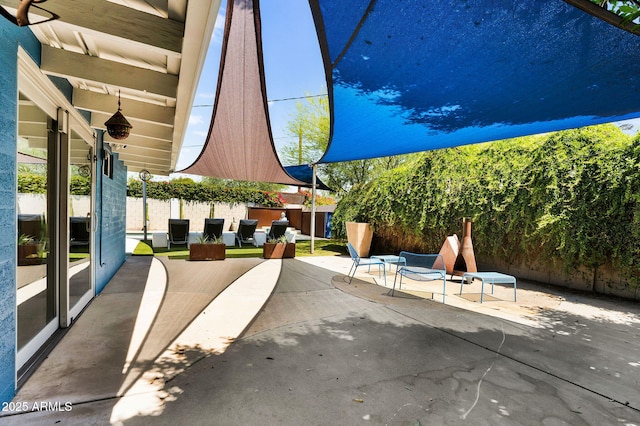 1029 E Palo Verde Dr, Phoenix, AZ 85014 - view of patio
