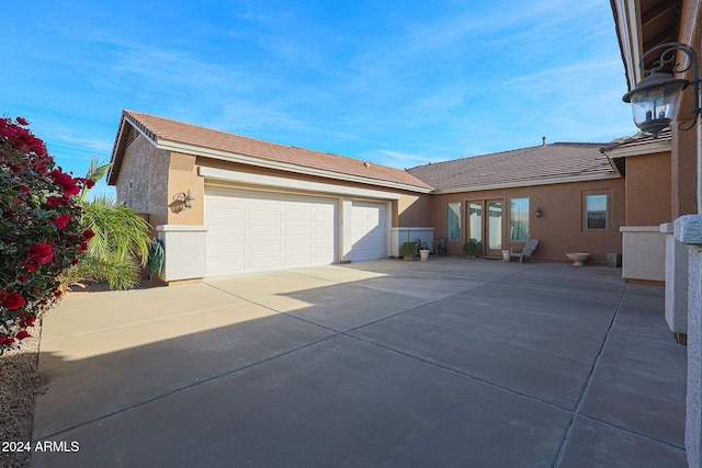 view of front facade with a garage