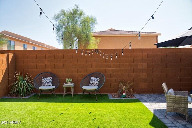 view of yard featuring a patio