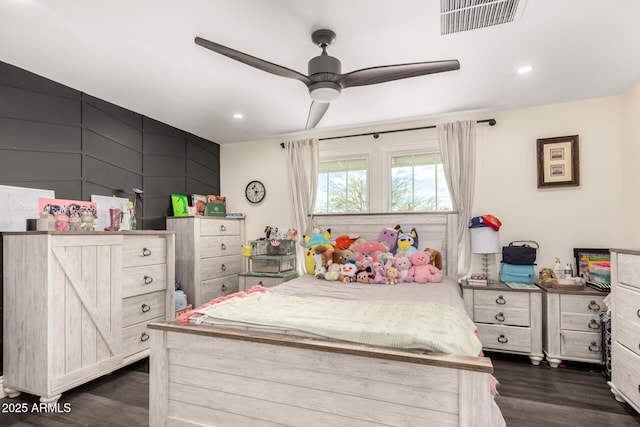 bedroom featuring visible vents, recessed lighting, dark wood-type flooring, and ceiling fan