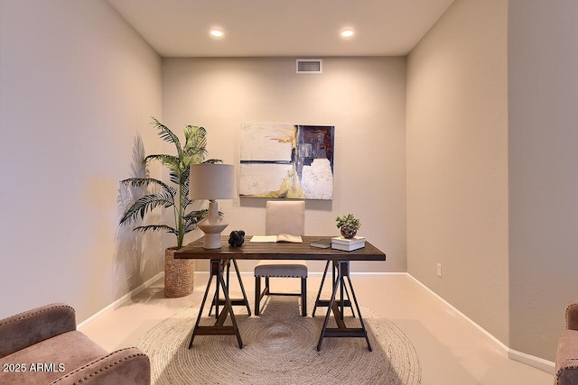 office area featuring visible vents, recessed lighting, and baseboards
