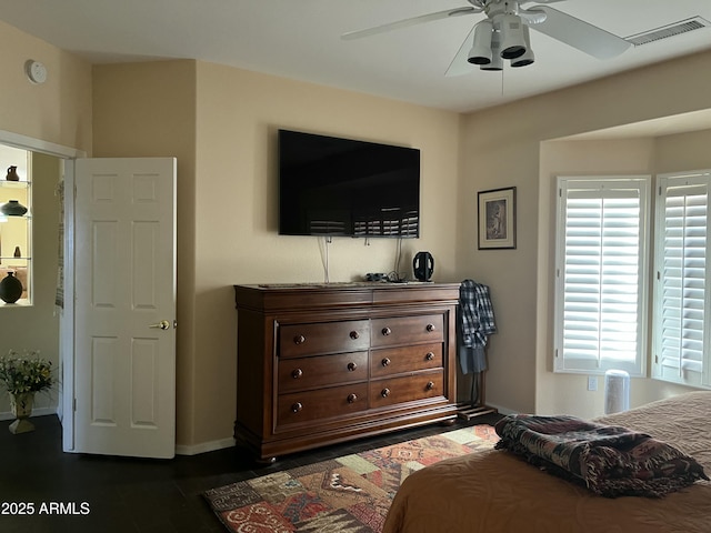 bedroom featuring ceiling fan