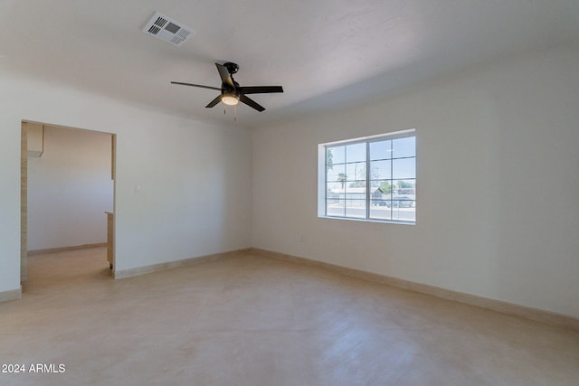 unfurnished room featuring ceiling fan