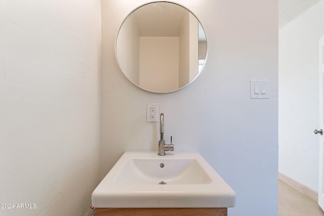 bathroom featuring sink