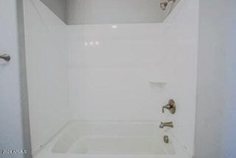 bathroom featuring shower / bathing tub combination