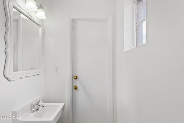 710 E Hayward Ave, Phoenix, AZ 85020 - bathroom featuring a sink