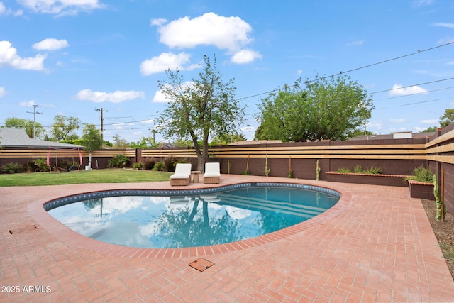 710 E Hayward Ave, Phoenix, AZ 85020 - view of swimming pool featuring a patio