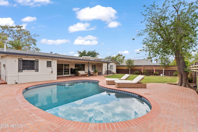 710 E Hayward Ave, Phoenix, AZ 85020 - view of pool with a patio