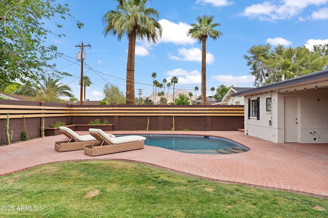 710 E Hayward Ave, Phoenix, AZ 85020 - view of swimming pool with a patio