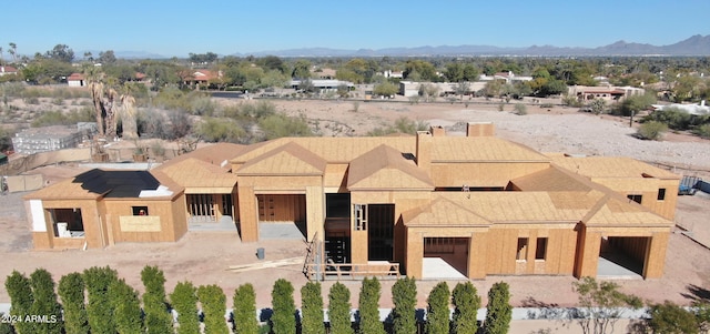 view of front of house featuring a mountain view