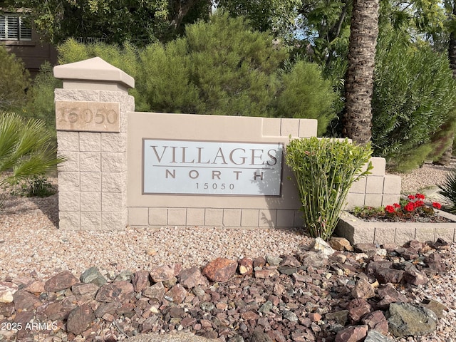 view of community / neighborhood sign