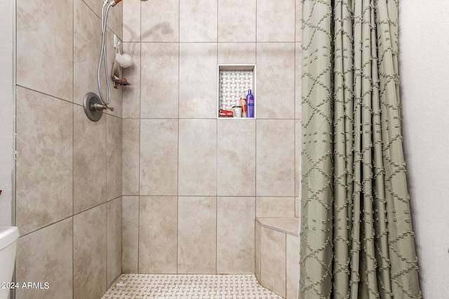 bathroom with walk in shower