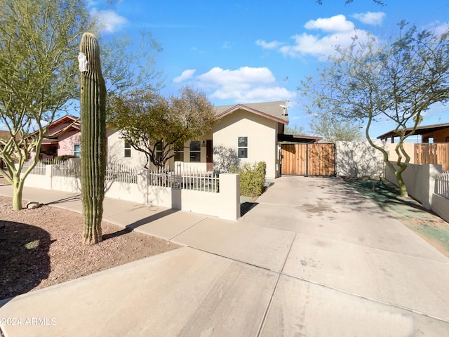 view of front of property