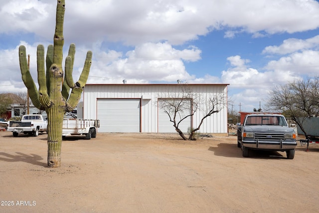 view of detached garage