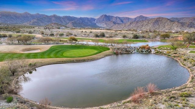 water view with a mountain view