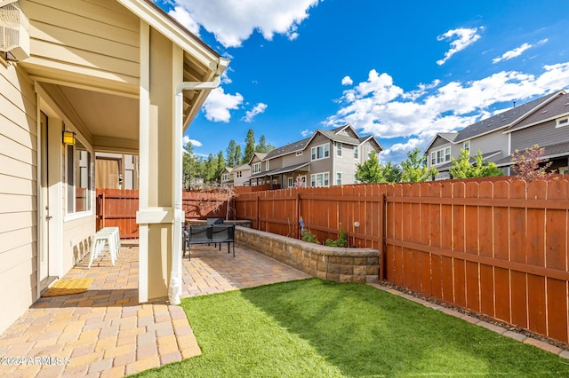 view of yard featuring a patio