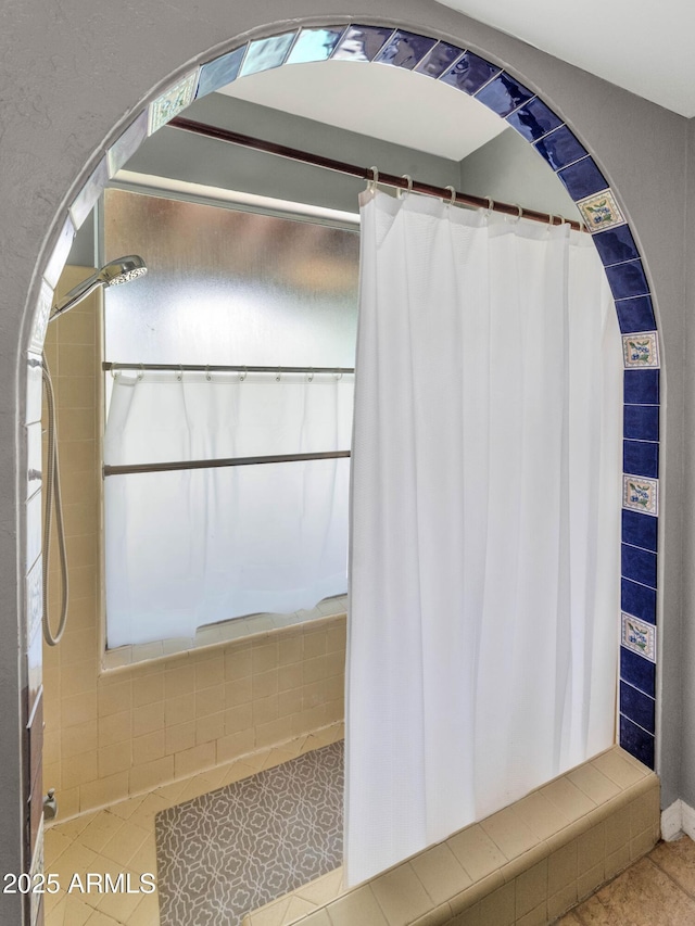 1298 E Buffalo St, Chandler, AZ 85225 - full bath with a tile shower