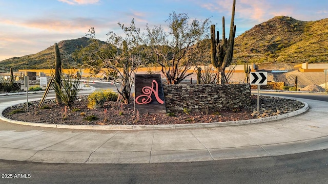 7384 W Buckhorn Trl, Peoria, AZ 85383 - view of property's community with a mountain view