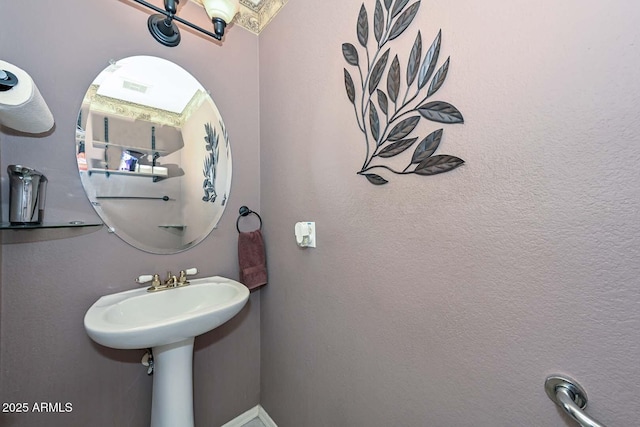 10806 W Adam Ave, Peoria, AZ 85373 - view of bathroom