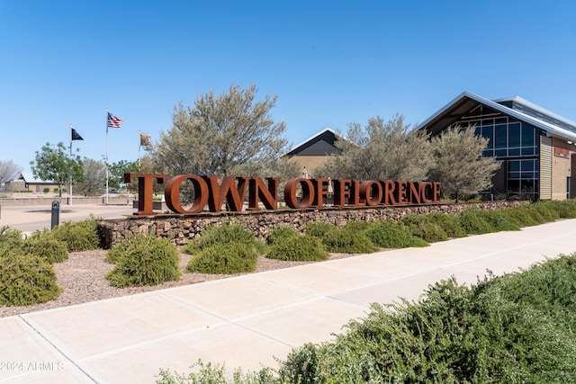 view of community / neighborhood sign