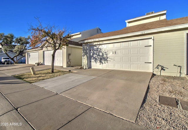 view of front facade featuring a garage