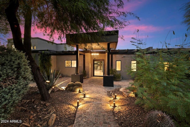 view of front facade featuring a patio