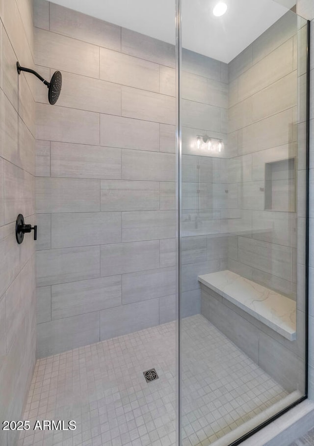 6727 N 9th Dr, Phoenix, AZ 85013 - bathroom with tiled shower