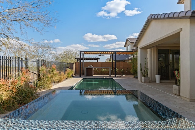 view of swimming pool featuring a patio, a fenced backyard, a pool with connected hot tub, and a ceiling fan