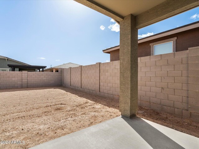 view of yard with a patio