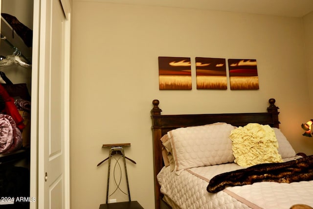 bedroom featuring a closet