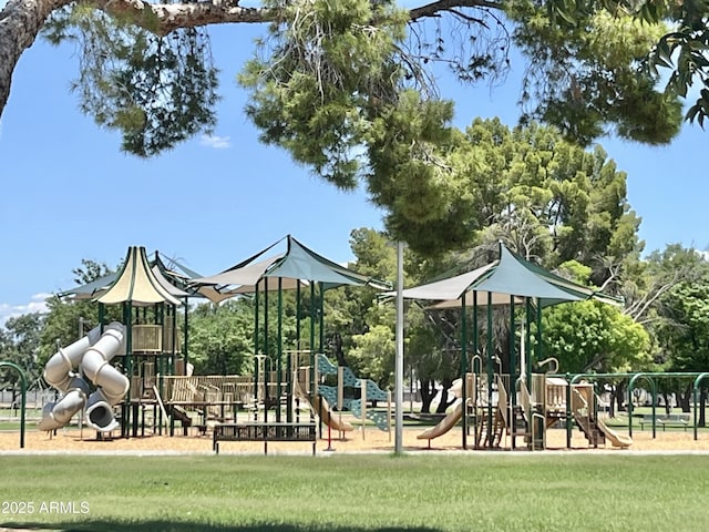 4211 N 32nd Ave, Phoenix, AZ 85017 - community playground with a lawn