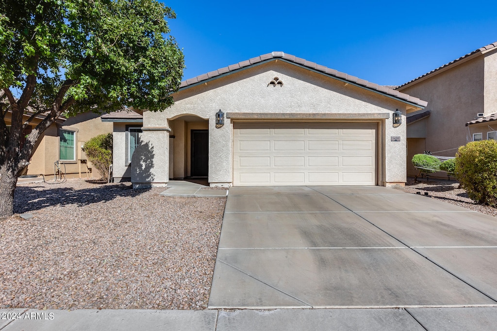 view of front facade with a garage