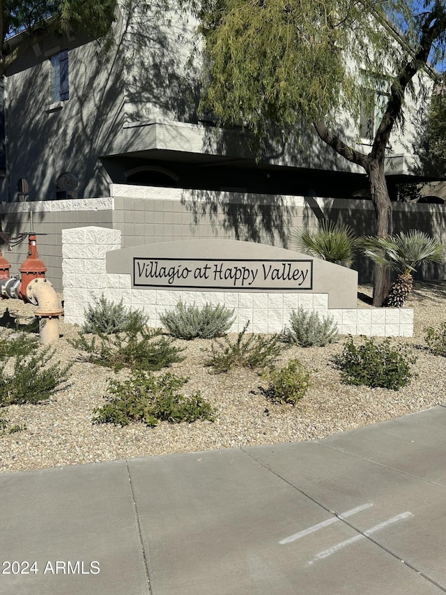 view of community / neighborhood sign