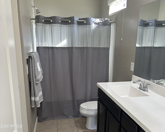 2150 W Alameda Rd Unit 2139, Phoenix, AZ 85085 - full bathroom featuring tile patterned floors, vanity, toilet, and curtained shower