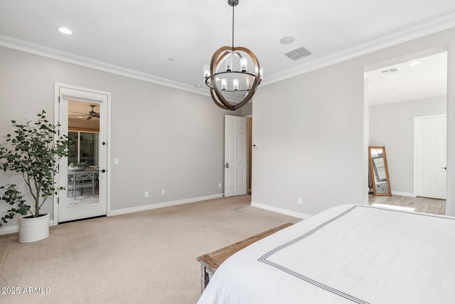 unfurnished bedroom with an inviting chandelier, crown molding, visible vents, baseboards, and light colored carpet