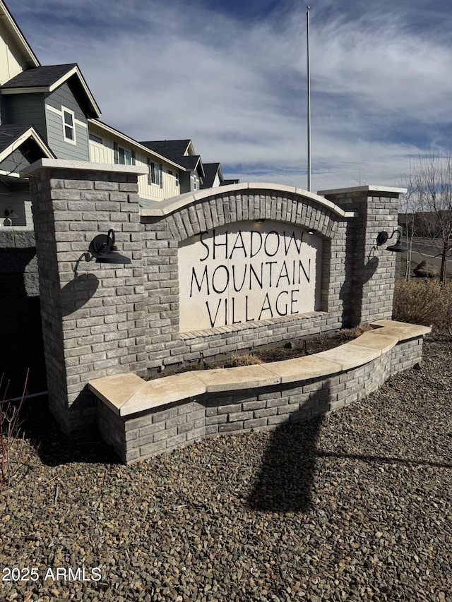 view of community / neighborhood sign