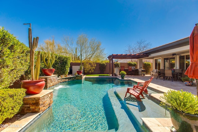 view of pool featuring a fenced in pool, a ceiling fan, a fenced backyard, outdoor dining space, and a patio