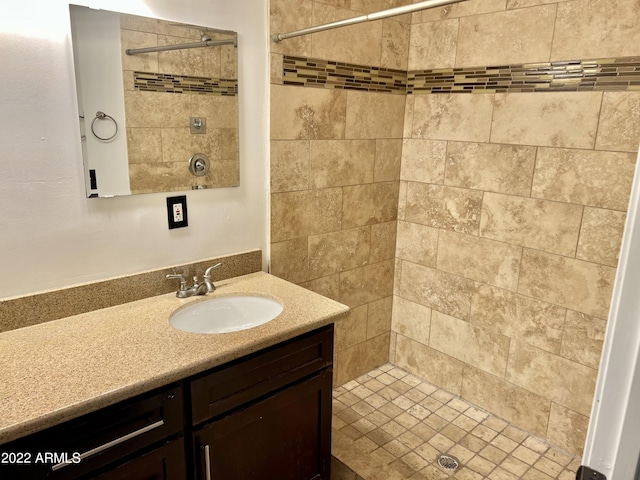 4213 N Westview Dr, Phoenix, AZ 85015 - bathroom featuring a tile shower and vanity