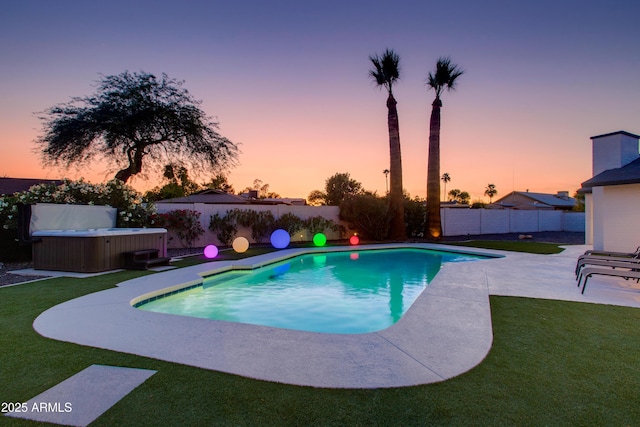 14012 N 57th Pl, Scottsdale, AZ 85254 - view of pool featuring a hot tub, a fenced backyard, and a patio area