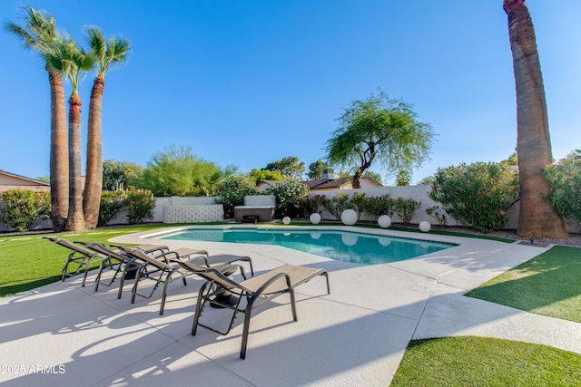 14012 N 57th Pl, Scottsdale, AZ 85254 - view of pool with a fenced backyard and a patio area