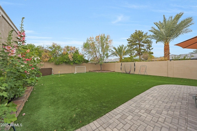 1444 E Myrna Ln, Tempe, AZ 85284 - view of yard with a patio area