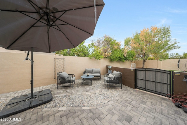 1444 E Myrna Ln, Tempe, AZ 85284 - view of patio featuring a fenced backyard