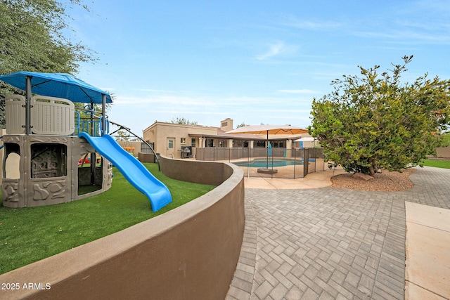 1444 E Myrna Ln, Tempe, AZ 85284 - community jungle gym featuring a patio