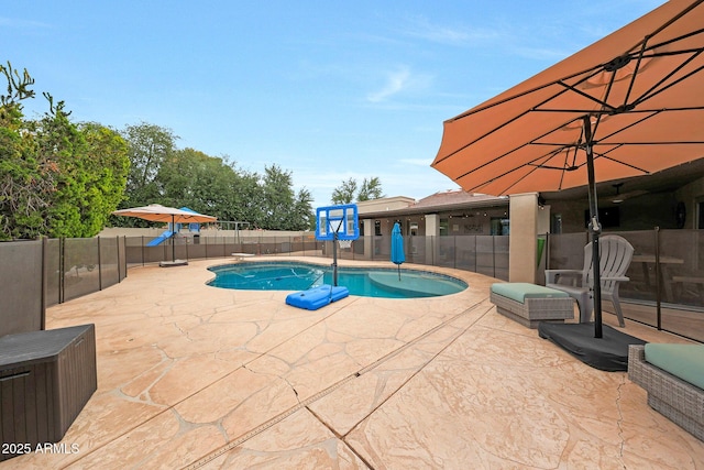 1444 E Myrna Ln, Tempe, AZ 85284 - view of pool featuring a patio, a fenced backyard, and a diving board