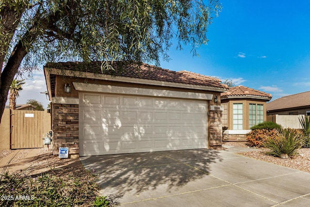 view of front facade featuring a garage