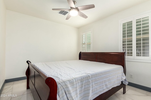 bedroom with ceiling fan