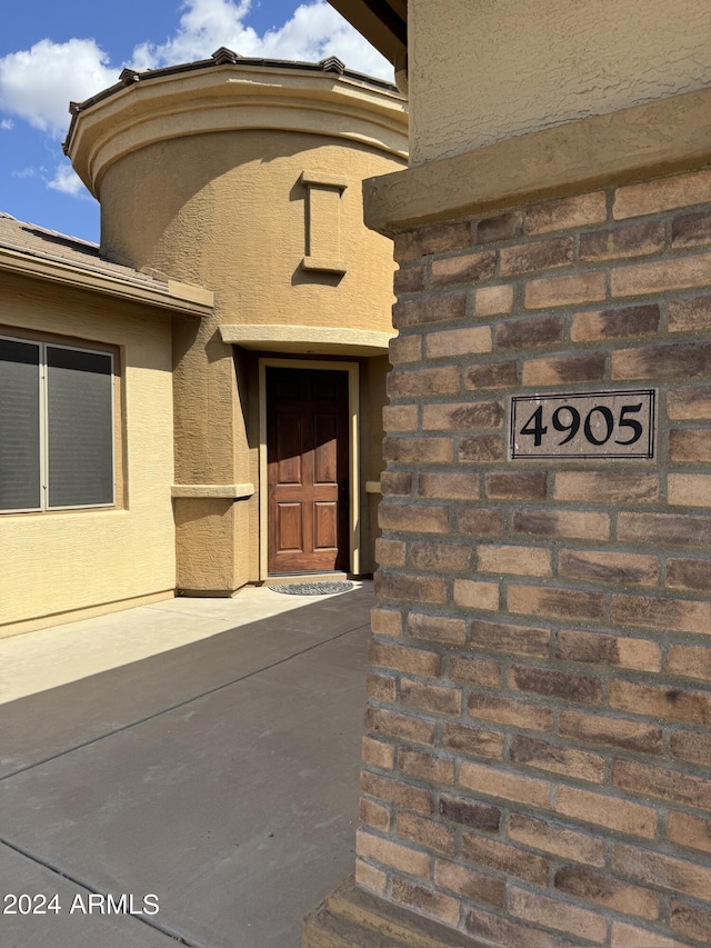 view of property entrance