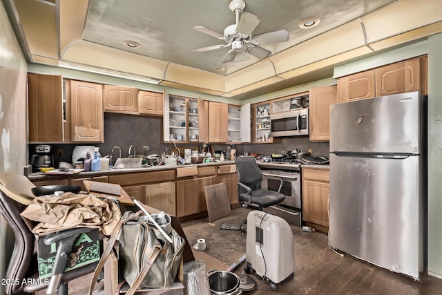 9408 N 15th St, Phoenix, AZ 85020 - kitchen featuring stainless steel appliances, a ceiling fan, dark wood finished floors, a sink, and light brown cabinetry
