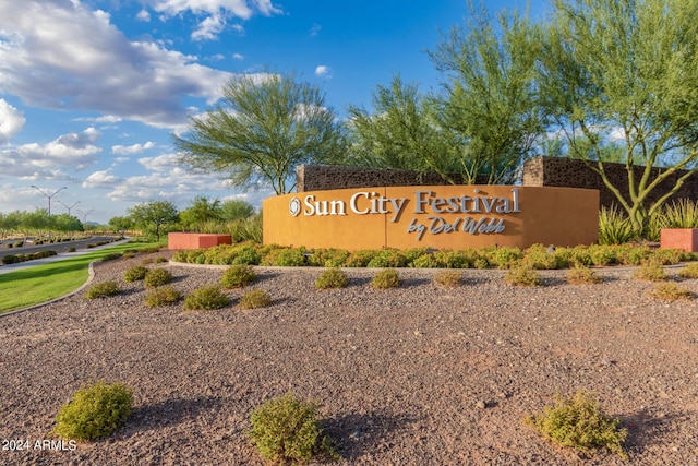 view of community / neighborhood sign