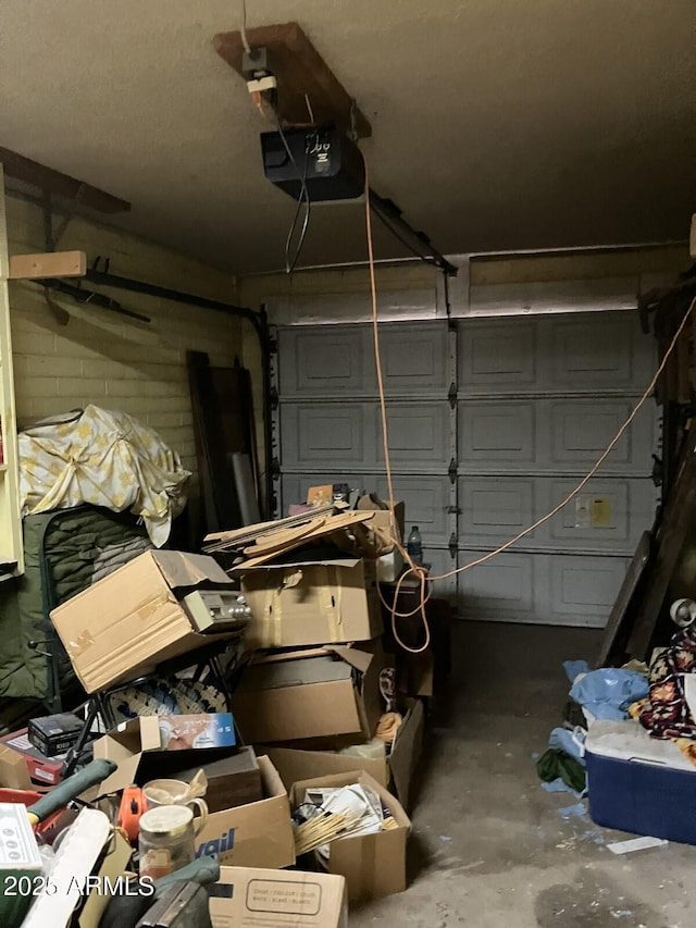 9033 N 15th Dr, Phoenix, AZ 85021 - garage featuring a garage door opener